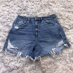 HIGHEST RISE MOM SHORTS